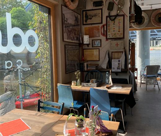 Gemütliches Café